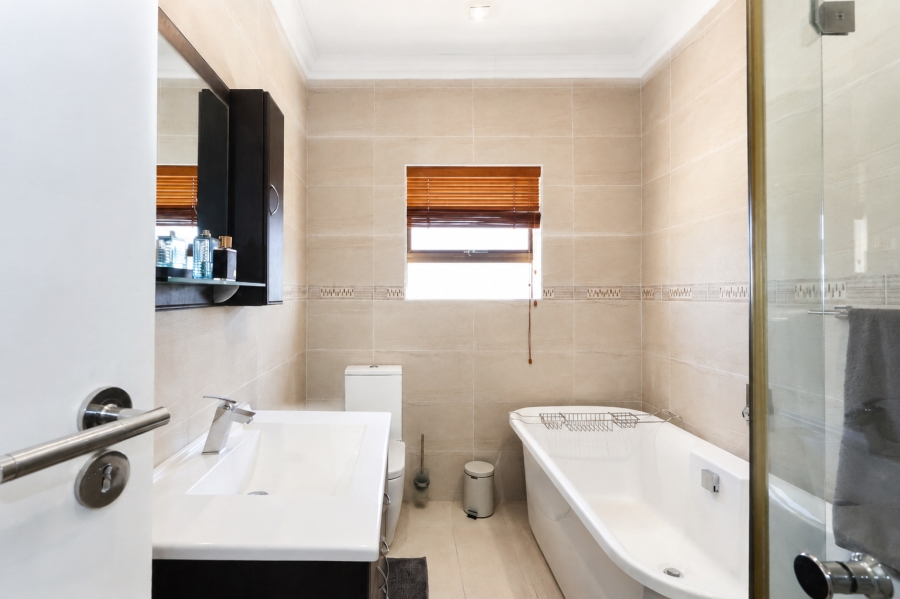 3 Bedroom Property for Sale in Waves Edge Western Cape